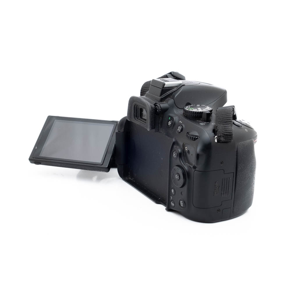 Nikon D5200 (SC 73000) - Käytetty