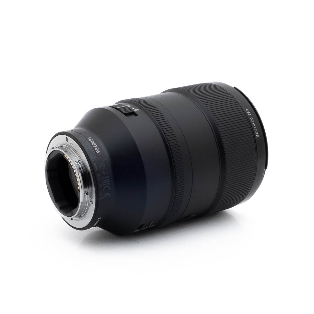Sony 135mm f18 GM-1 Sony FE 135mm f/1.8 GM (sis.ALV24%) - Käytetty