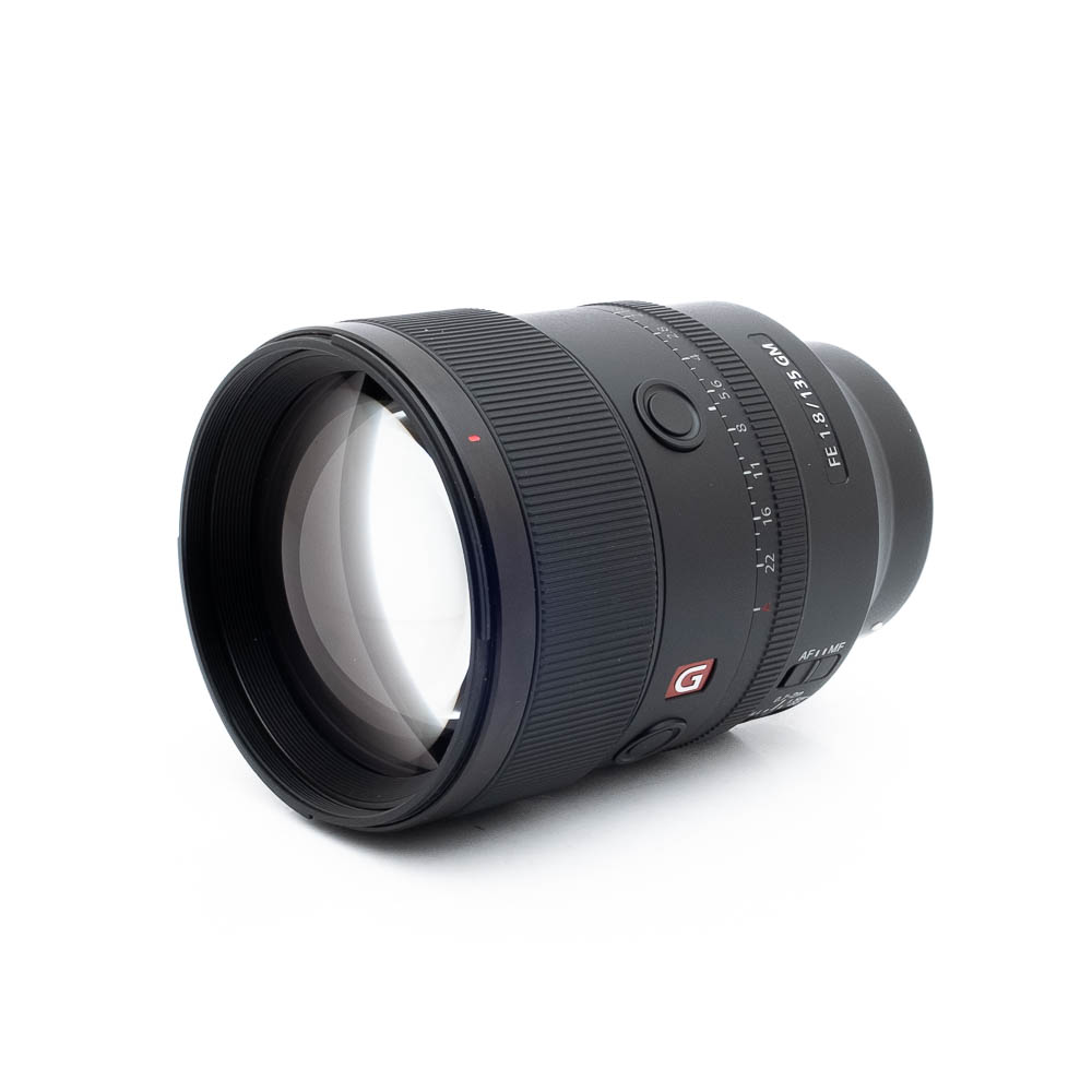 Sony 135mm f18 GM-2 Sony FE 135mm f/1.8 GM (sis.ALV24%) - Käytetty