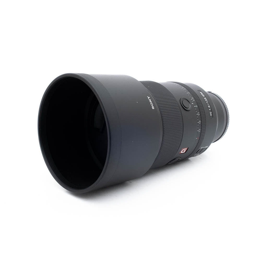 Sony 135mm f18 GM-3 Sony FE 135mm f/1.8 GM (sis.ALV24%) - Käytetty