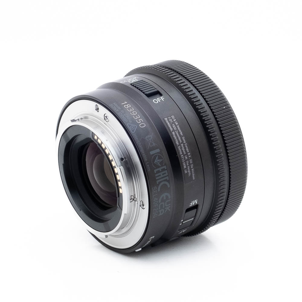 Sony 40mm f25 G-1-2 Sony FE 40mm f/2.5 G (Kunto K5) - Käytetty