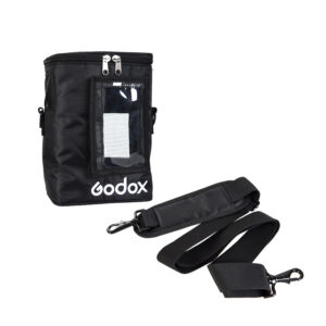 1455605288_408 Godox PB-600 Bag for AD600 on musta kantolaukku, jossa on vetoketju, kirkas ikkuna, valkoinen logo ja irrotettava säädettävä olkahihna, jonka molemmissa päissä on kiinnikkeet.