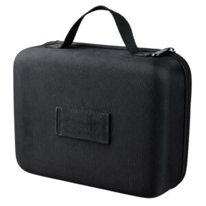1503473482_479 Godox Hard Case AD200 on musta, suorakulmainen, vetoketjullinen kantolaukku, jossa on kuvioitu pinta, yläkahva ja pieni kangaslaastari sivulla.