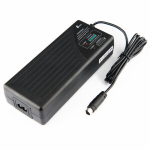 1586157699_901 Godox Lithium Battery Charger AD1200 Pro on musta virtalähde, jossa on johto, pistoke, merkkivalot ja pintamerkinnät ja joka on suunniteltu elektronisten laitteiden lataamiseen.