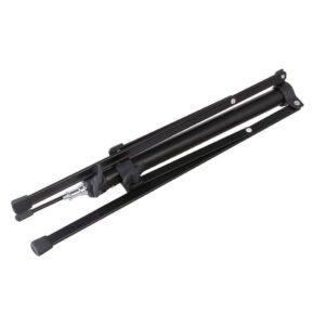 1635860607_328 Musta Godox Witstro Tripod, jossa on kumitetut jalat ja yksinkertainen, kokoontaitettava muotoilu, näkyy taitettuna valkoisella pohjalla.