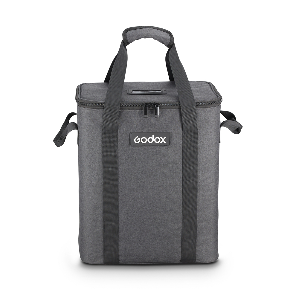 Godox CB-25 -kantolaukku P2400:lle on harmaa, suorakulmainen laukku, jossa on vetoketjullinen yläosa, kaksi mustaa olkahihnaa, sivukahvat ja Godoxin logo edessä.