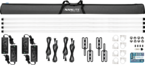 800q-001_124994 NANLITE PavoTube II 60XR 4KIT-S LED-putkivalosarja sisältää neljä putkivaloa, virtalähteet johdoilla, kiinnityskannattimet, pidikkeet, ruuvit ja pehmustetun kuljetuskotelon, kaikki siististi esillä valkoisella pohjalla.