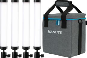 800q-001_126242 Neljä NANLITE Pavotube II 6C LED-valopalkkia seisoo pystysuorassa harmaan vetoketjullisen kantolaukun vieressä, jossa on mustat kahvat ja sininen vetoketju ja joka sisältyy NANLITE Pavotube II 6C - 4 valopakkaukseen laukun kanssa.