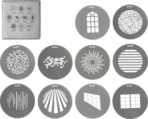 800q-01_117969 NANLITE GOBO Set 1 for PJ-BM sisältää kymmenen pyöreää metallista sabluunaa, joissa jokaisessa on selkeä geometrinen leikkaus, jossa on viivoja, rastereita ja abstrakteja muotoja. Niissä on neliönmuotoinen kotelo, jossa näkyy sabluunan numerot ja mallit.