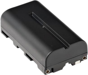 800q-01_122000 ATOMOS 2600mAh 2-kennoinen NP-570 N.L -sarjan akku on musta, suorakulmainen akku, jossa on pyöristetyt reunat ja metallikontaktit toisessa päässä.
