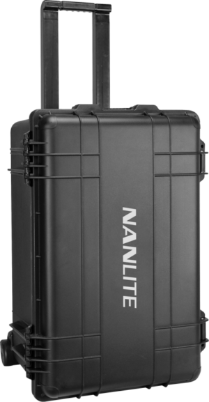 800q-01_124073 NANLITE CC-PT-37 Hardcase on musta kovakuorinen rullattava kotelo, jossa on teleskooppikahva ja valkoisella painettu "NANLITE" pystysuoraan etupuolelle.