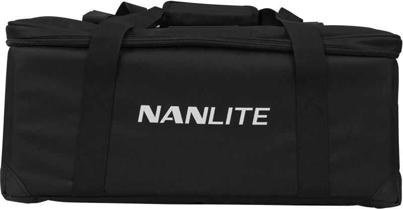 NANLITE-kantolaukku FS-sarjalle on musta suorakulmainen laukku, jossa on yläkahva, olkahihnat ja valkoisella painettu "NANLITE" edessä.