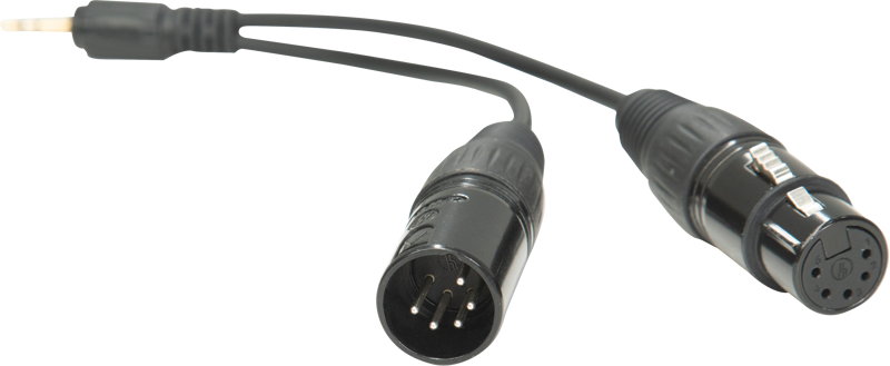 800q-02_118868 NANLITE DMX Adapter -kaapelissa 3,5 mm on musta äänikaapeli, jonka toisessa päässä on 3,5 mm:n urosliitin ja toisessa päässä XLR-uros- ja -naarasliittimet, jotka näkyvät valkoista taustaa vasten.