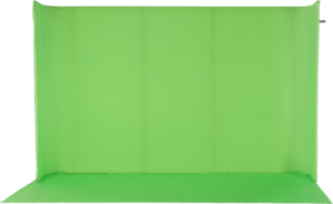 NANLITE LG-3522U U-Frame Green Screen Kitissä on suuri, saumaton tausta, joka ulottuu lattiasta seinään ja tarjoaa tasaisen, jatkuvan taustan valokuvausta ja videotuotantoa varten.