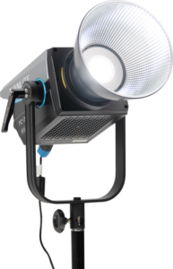 800q-02_124983 NANLITE FC-300B LED Bi-color Spot Light -LED-valo on ammattikäyttöön tarkoitettu studion LED-kohdevalaisin, jossa on suuri heijastin, säätönupit ja musta säädettävä jalusta - ihanteellinen valokuvaukseen tai videotuotantoon.