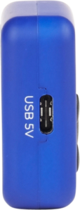 800q-03_1219752 Lähikuva ATOMOS Ultrasync Blue -laitteesta, sininen elektroniikkalaite, jonka sivussa on USB-portti, jossa lukee "USB 5V".