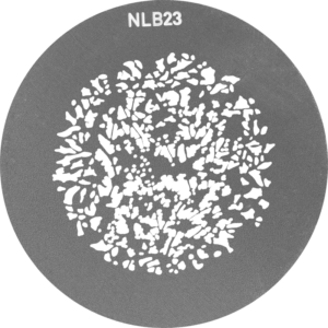PJ-BM:n NANLITE GOBO Set 2:ssa on pyöreä harmaa levy, jonka yläosassa on merkintä "NLB23" ja jonka keskellä on epäsäännöllinen valkoisten muotojen rypäs, joka muistuttaa abstraktia tai solukuviota.