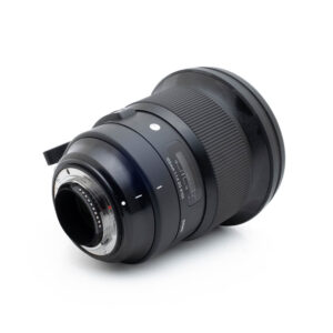 Sigma 105mm f14 DG Nikon-1 Sigma 105mm f/1.4 Art Nikon F (Kunto K5, sis. ALV 24%) - Käytetty