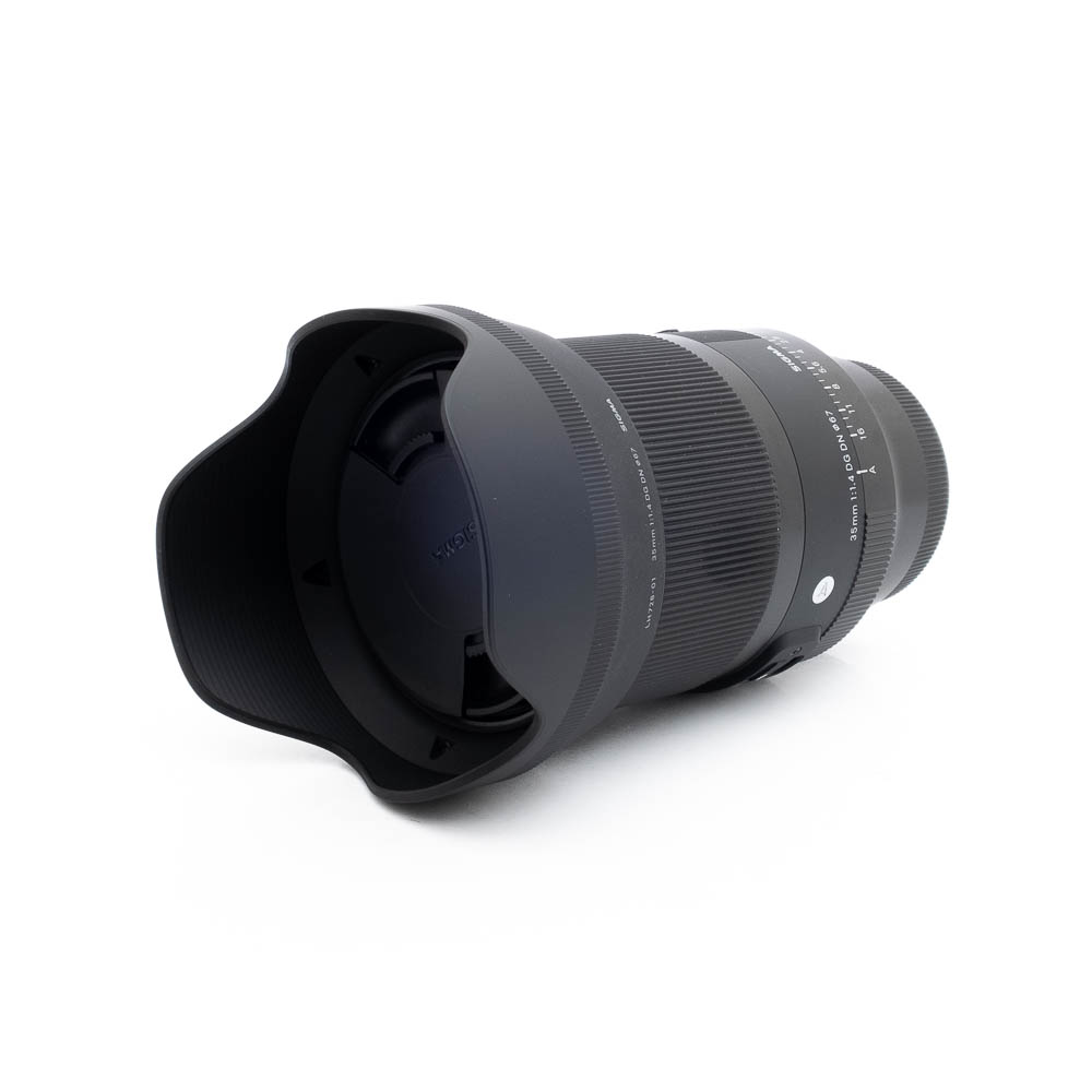 Sigma 35mm f14 DG DN Sony-3 Sigma Art 35mm f/1.4 DG DN Sony (sis.ALV24%, Kunto K5) - Käytetty