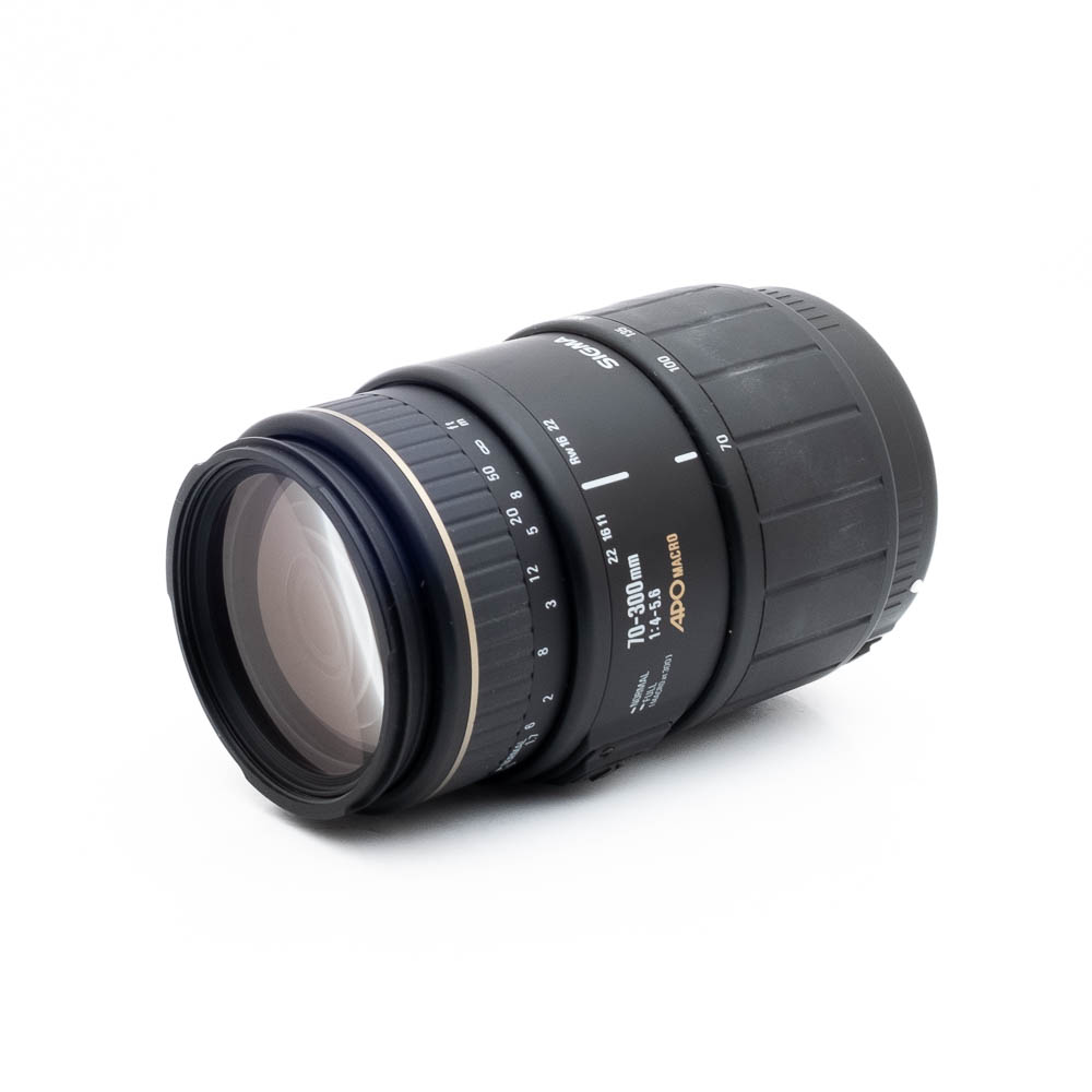 Sigma 70-300mm f4-56 APO MACRO Canon-2 Sigma DG 70-300mm f/4-5.6 Macro Canon EF - Käytetty
