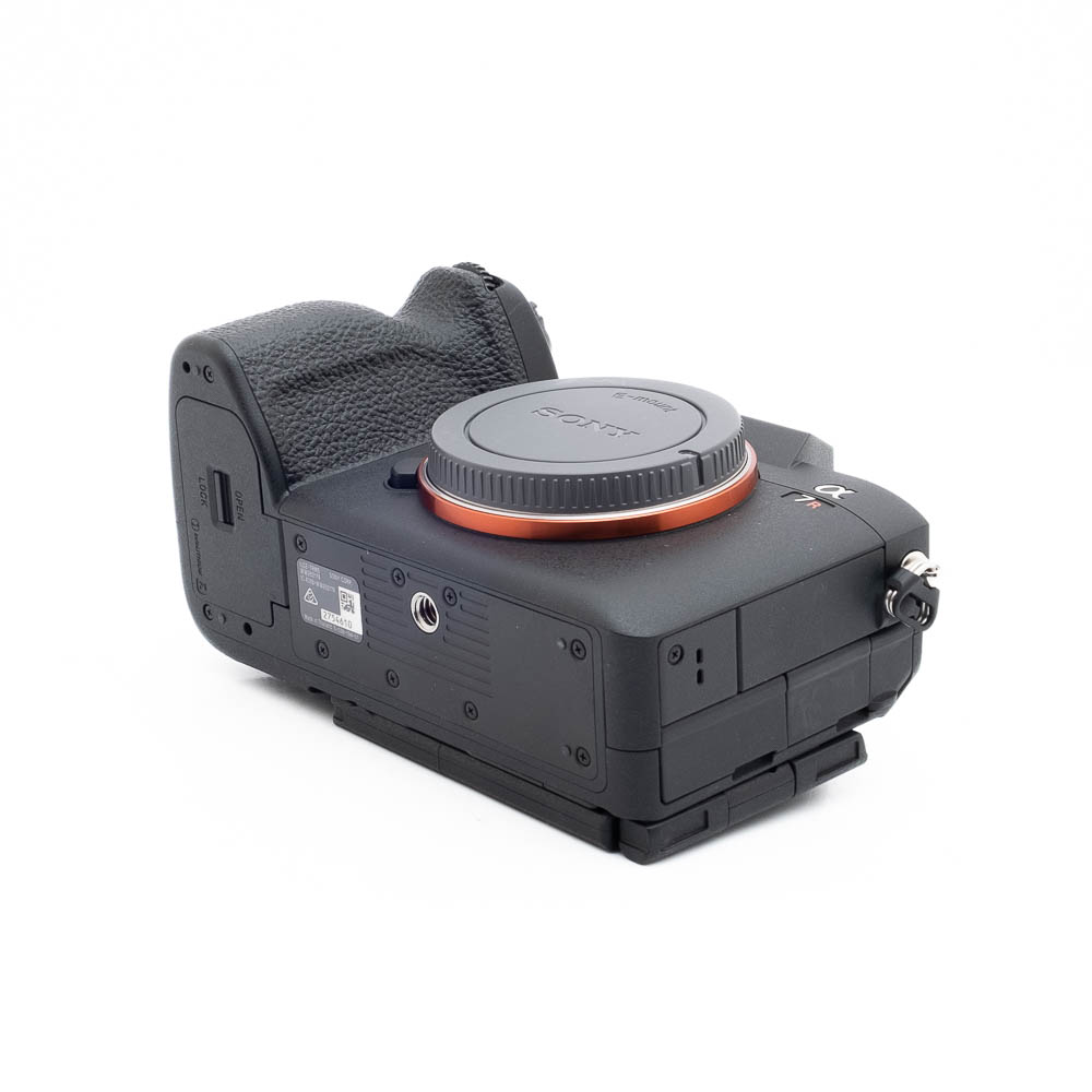 Sony A7R V 4650-1 Sony A7R V (SC 11000, Kunto K5, takuu 6kk, sis.ALV24%) – Käytetty