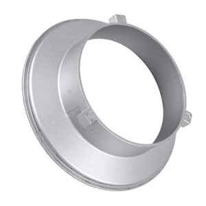 1399277754_392 Godox Softbox Adapter Bowens -valaisimessa on hopeanvärinen metallirakenne, jossa on leveä pyöreä laippa ja keskellä pyöreä aukko, joka on suunniteltu softboxien liittämiseen valaistuslaitteisiin, kuvassa valkoista taustaa vasten.