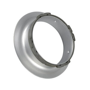 Godox Softbox Adapter for Multiblitz vari/Profilux/Xeuolux on metallinen, rengasmainen teollinen komponentti, jossa on levenevä reuna ja lovettu sisäreuna, kuvassa valkoista taustaa vasten.