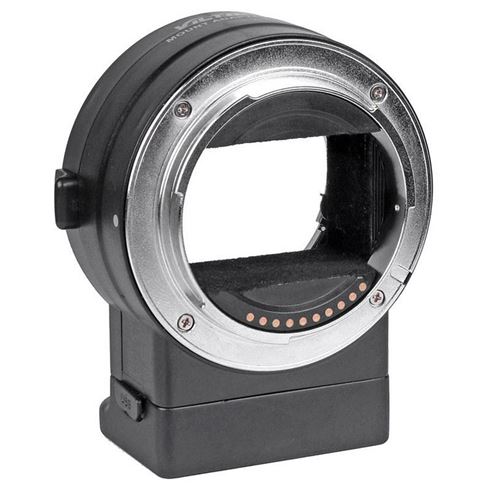 1532684193_431 Lähikuva Viltrox Nikon F - E1 Autofocus Adapterista, jossa on pyöreä metallirengas, elektroniset koskettimet ja musta suorakulmainen pohja Nikon F-mount -objektiivien kiinnittämiseksi kameran runkoon.