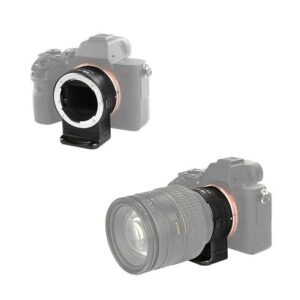 1532684193_625 Kuvassa on kaksi digitaalikameraa; ylemmässä näkyy Viltrox Nikon F - E1 Autofocus Adapter -adapteri kiinnitettynä, kun taas alemmassa näkyy sama adapteri, johon on asennettu suuri kameran objektiivi. Molemmat kamerat näkyvät osittain läpinäkyvinä.