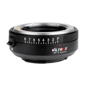 1545210922_707 Lähikuva Viltrox Nikon F - E MF-objektiivin kiinnityssovittimen 2 stopista, jossa näkyy sen musta-hopea muotoilu, säätönumerot ja Viltrox-logo sivulla.