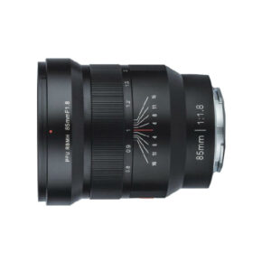 1545211559_837 The Viltrox MF 85mm f/1.8 PFU RBMH lens for Sony appears in black with manual focus and white and red aperture markings against a white background.