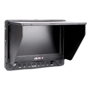 SDI:llä varustetussa Viltrox DC 70 EX 7" HD-monitorissa on aurinkosuoja, alareunan etupuolen ohjauspainikkeet ja vasemmanpuoleiset portit, jotka ovat ihanteellisia kameran videon toistoon ja tarkasteluun.