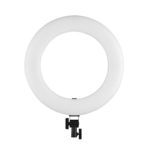 1547045066_050 Viltrox VL 600T Ring LED-valo -rengasvalo on valkoinen, pyöreä rengasvalo, jonka alaosassa on musta kiinnityskannatin, kuvassa valkoista taustaa vasten.