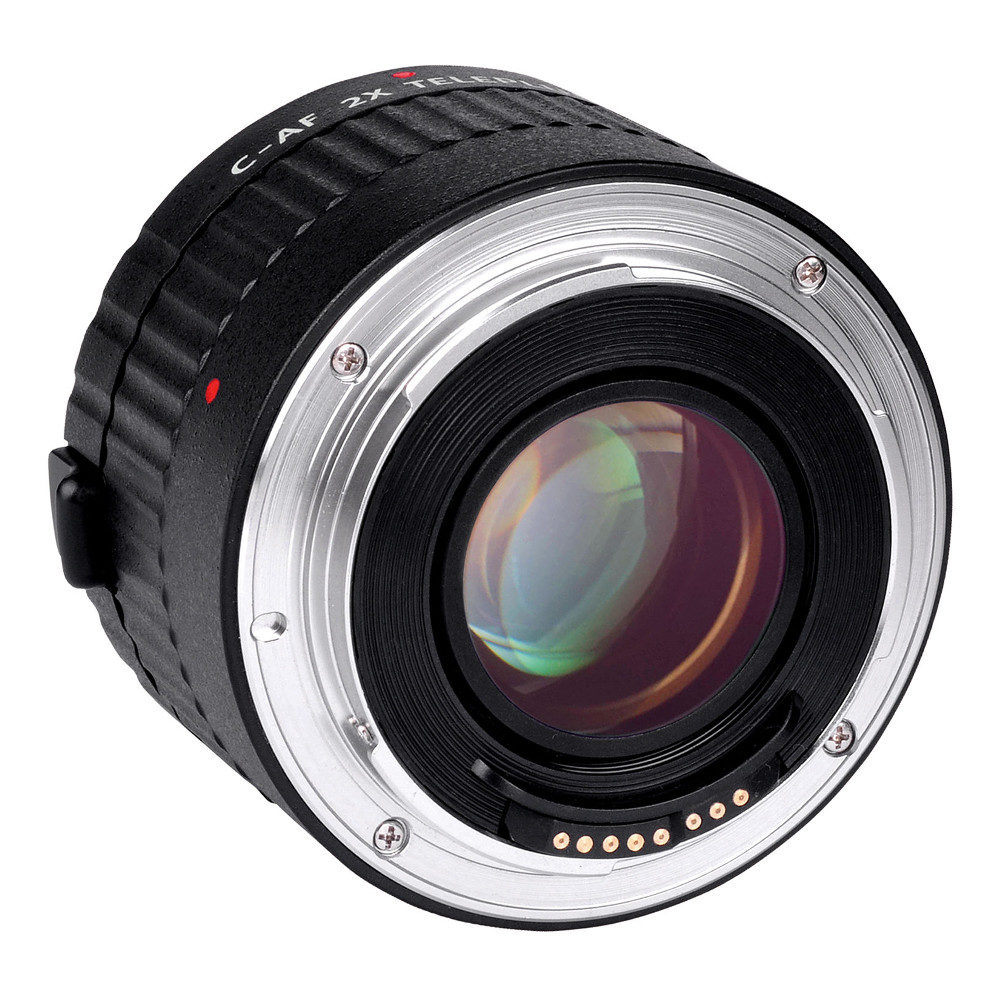1561015206_324 Lähikuva Viltrox Canon AF Teleconverter 2x:stä korostaa sen metallista kiinnitysrengasta, lasielementtejä, elektronisia kontakteja ja kuvioitua mustaa runkoa.
