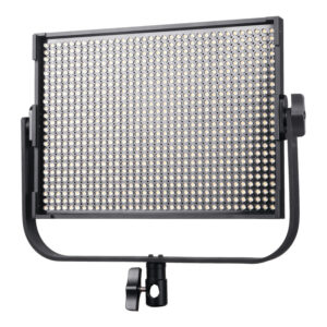 1561021817_467 Viltrox VL D60T LED-valaisin on suorakulmainen paneeli, jossa on lukuisia LED-valoja ja joka on asennettu säädettävään mustaan metallikehykseen, jonka pohjassa on kiristysnuppi.