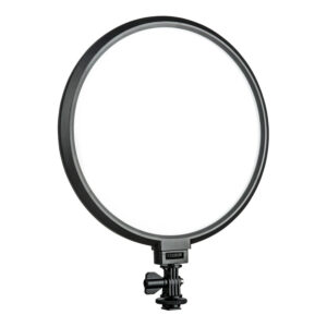 1561034460_702 Viltrox VL 500T Ring LED -valaisin on suuri pyöreä valaisin, jossa on musta kehys ja säädettävä kiinnitys, ihanteellinen valokuvauksen tai videokuvauksen valaistukseen.