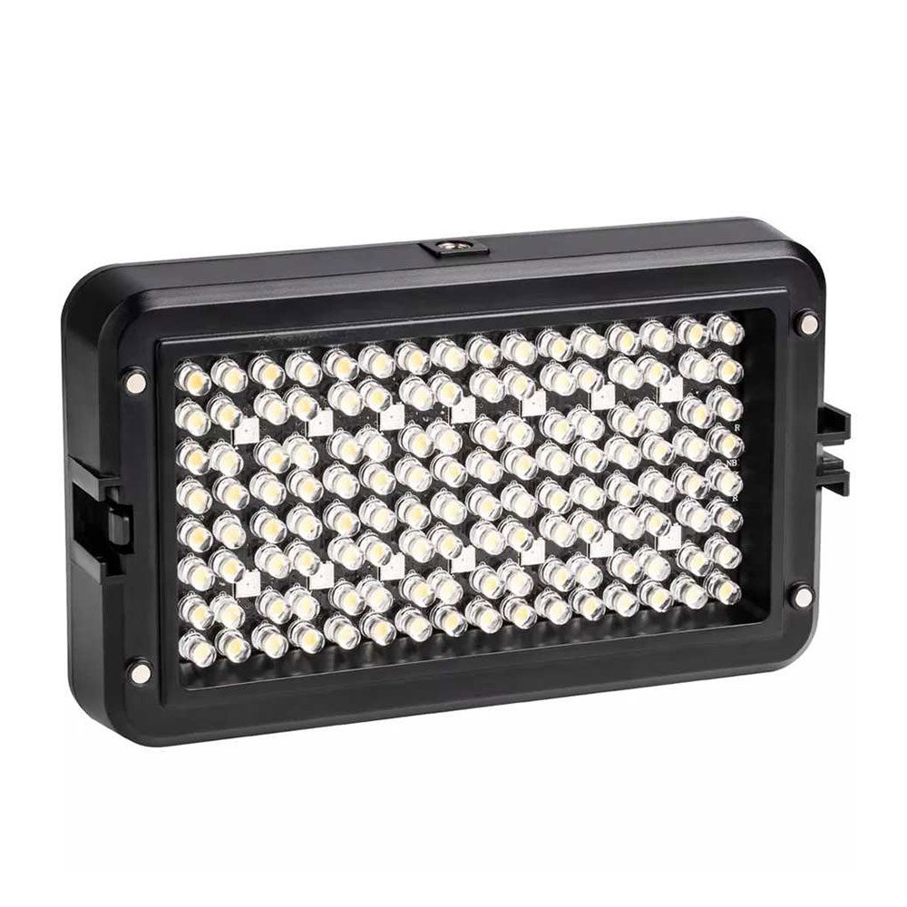1570441201_449 Viltrox RB10 LED-valaisin on suorakulmainen musta valonheittimen muotoinen valonheitin, jossa on useita pieniä LED-valoja, jotka on järjestetty riveihin kirkkaan kannen taakse.