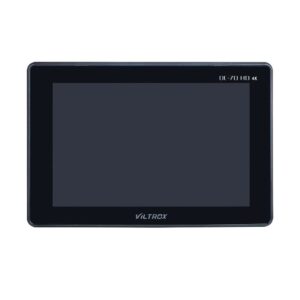 1598625289_932 Viltrox DC 70 HD LCD 7" -monitorissa on musta kehys, suuri näyttö ja sivussa olevat ohjauspainikkeet edestäpäin kuvattuna.