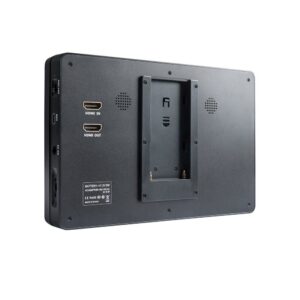 1598625290_480 Viltrox DC 70 HD LCD 7" -monitori mustana näkyy takaa, ja siinä on HDMI-in/out-portit, virtapainike, kaiuttimien tuuletusaukot ja keskeinen akkupaikka.