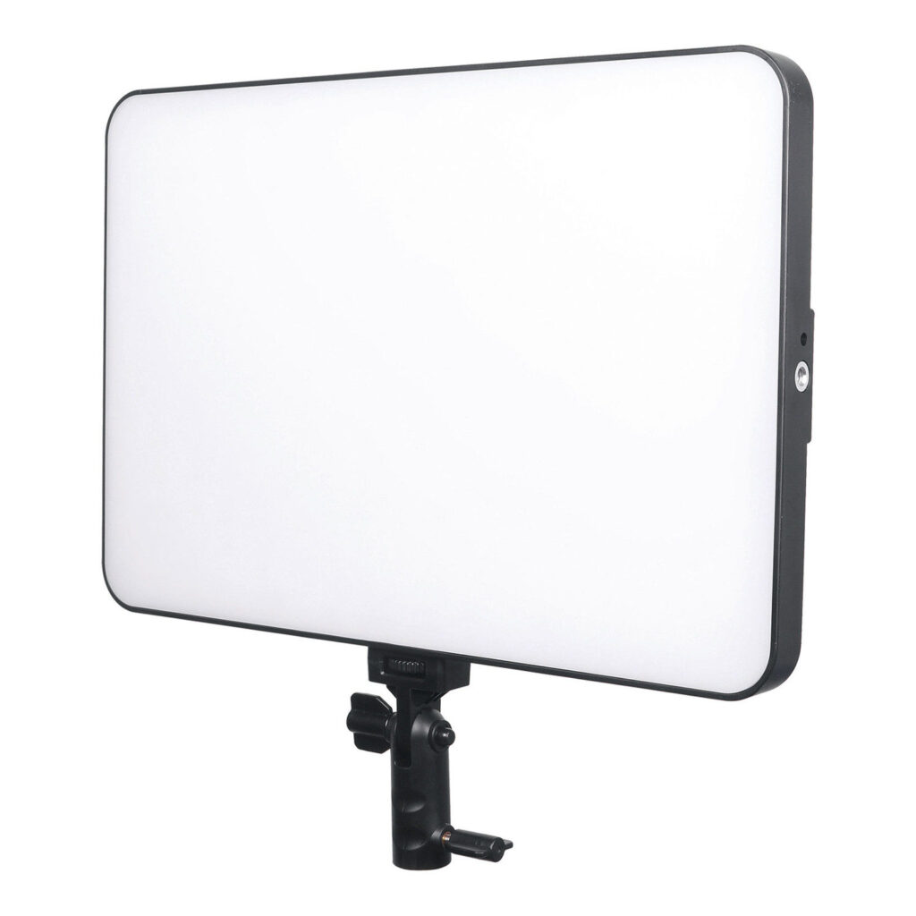 1608191379_897 Viltrox VL 400T LED Light Duo Kit -valaisinsarjassa on suorakulmaiset LED-paneelit, joissa on valkoiset diffuusit etupaneelit säädettävissä mustissa jalustoissa, jotka ovat ihanteellisia valokuvaukseen tai videovalaistukseen.