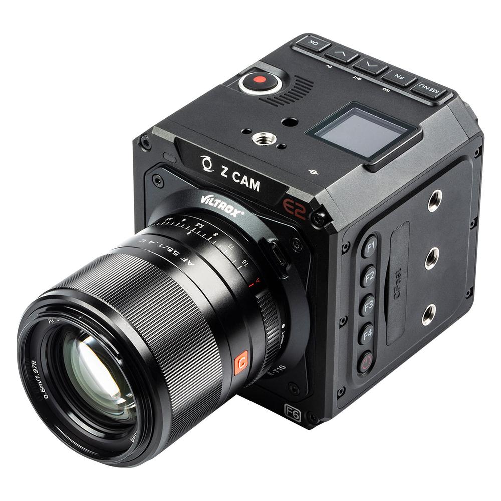 1612448450_590 Z CAM E2 -ammattikäyttöön tarkoitettu elokuvakamera, johon on liitetty Viltrox E - Z CAM Autofocus Adapter, jossa on kuutiomainen musta runko, painikkeet, pieni näyttö ja sivukiinnityspisteet.