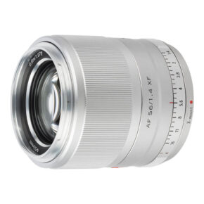 1625824195_633 Viltrox AF 56mm f/1.4 lens, Fuji X (silver) includes focus ring and aperture ring, distance markings and a 52mm filter coil size, which is visible on the front.