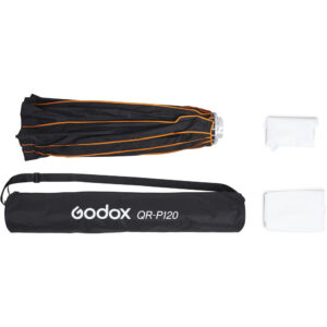 1627566266_185 Taitettu Godox Quick Release Parabolic Softbox QR P120 Bowens mustana ja oranssina, kaksi valkoista diffuusiokangasta ja musta kantolaukku olkahihnalla ovat esillä valkoisella pohjalla.