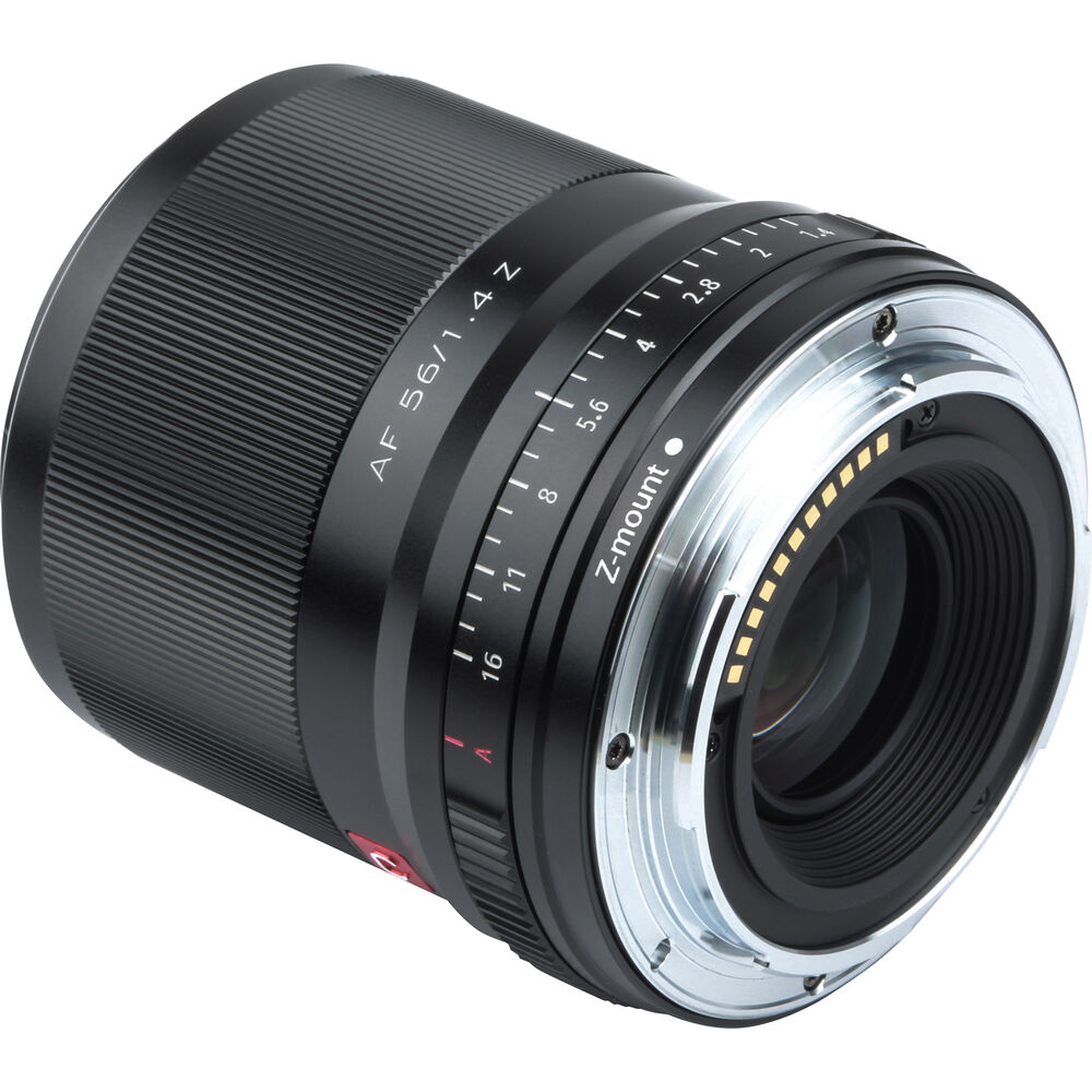 1636124071_274 Lähikuva Viltrox AF 56mm f/1.4 -objektiivi, Nikon Z -objektiivista, jossa näkyy sen musta viimeistely, aukon merkinnät, elektroniset koskettimet ja sivussa oleva Z-kiinnitysmerkintä.