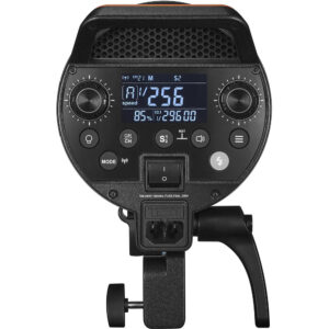 1643029787_752 Lähikuva Godox QT400IIIM-stroboskooppivalaisimen ohjauspaneelista, jossa näkyy asetukset digitaalisella näytöllä, jossa on painikkeita, valitsimia ja ilmaisimia valon voimakkuuden, nopeuden, tilan ja muiden säätöjen säätämiseen.