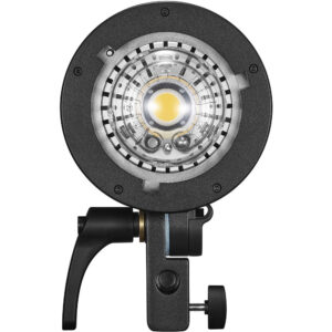 1643029963_717 Lähikuva Godox QT1200IIIM -pyöreästä studio-LED-valaisimesta, jossa on näkyvä keskuslamppu ja monimutkaiset sisäiset komponentit ja joka on asennettu mustaan säädettävään tukikannattimeen.