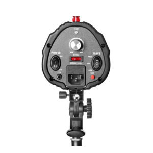 1643877669_944 Lähikuva Godox Mini Pioneer 250 Watt Softbox Duo Kit -studiostroboskoopin takakuvasta, jossa näkyvät säätöpyörät, kytkimet, virransyöttö, "POWER"- ja "SLAVE"-painikkeet sekä testipainike, asennettuna jalustalle valkoista taustaa vasten.