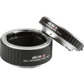 1645093966_884 Kaksi Viltroxin makrojatkoputken rengasta (12 mm ja 24 mm, L-mount) on esillä valkoista taustaa vasten - toinen on pystyssä ja toinen kyljellään.
