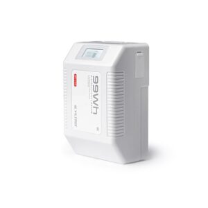 1681829737_366 Viltrox BP V99 6700mAh V-Mount -akku on valkoinen, suorakaiteen muotoinen ladattava akku, jossa on pieni digitaalinen näyttö yläosassa, harjanteet sivuilla ja merkitty teksti, jossa näkyy akun kapasiteetti ja tuotenimi valkoista taustaa vasten kuvattuna.