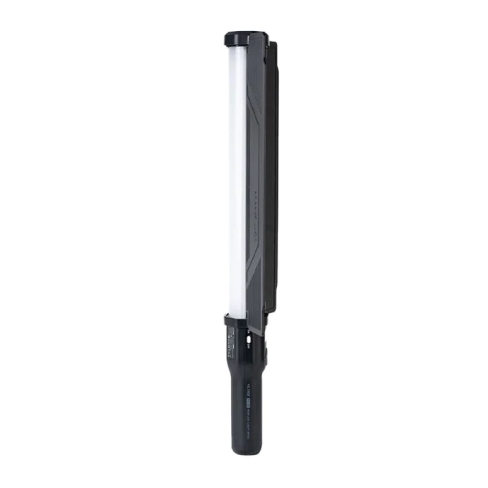 1686232562_681 Viltrox H18 Bi LED RGB Light Stick on käsikäyttöinen valosauva, jossa on pitkä, kapea valkoinen paneeli ja musta kahva, ihanteellinen kannettavaan valaistukseen tai valokuvaukseen.